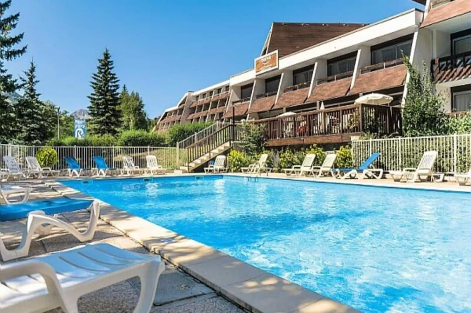 Résidence Pierre & Vacances Chantemerle-Zwembad