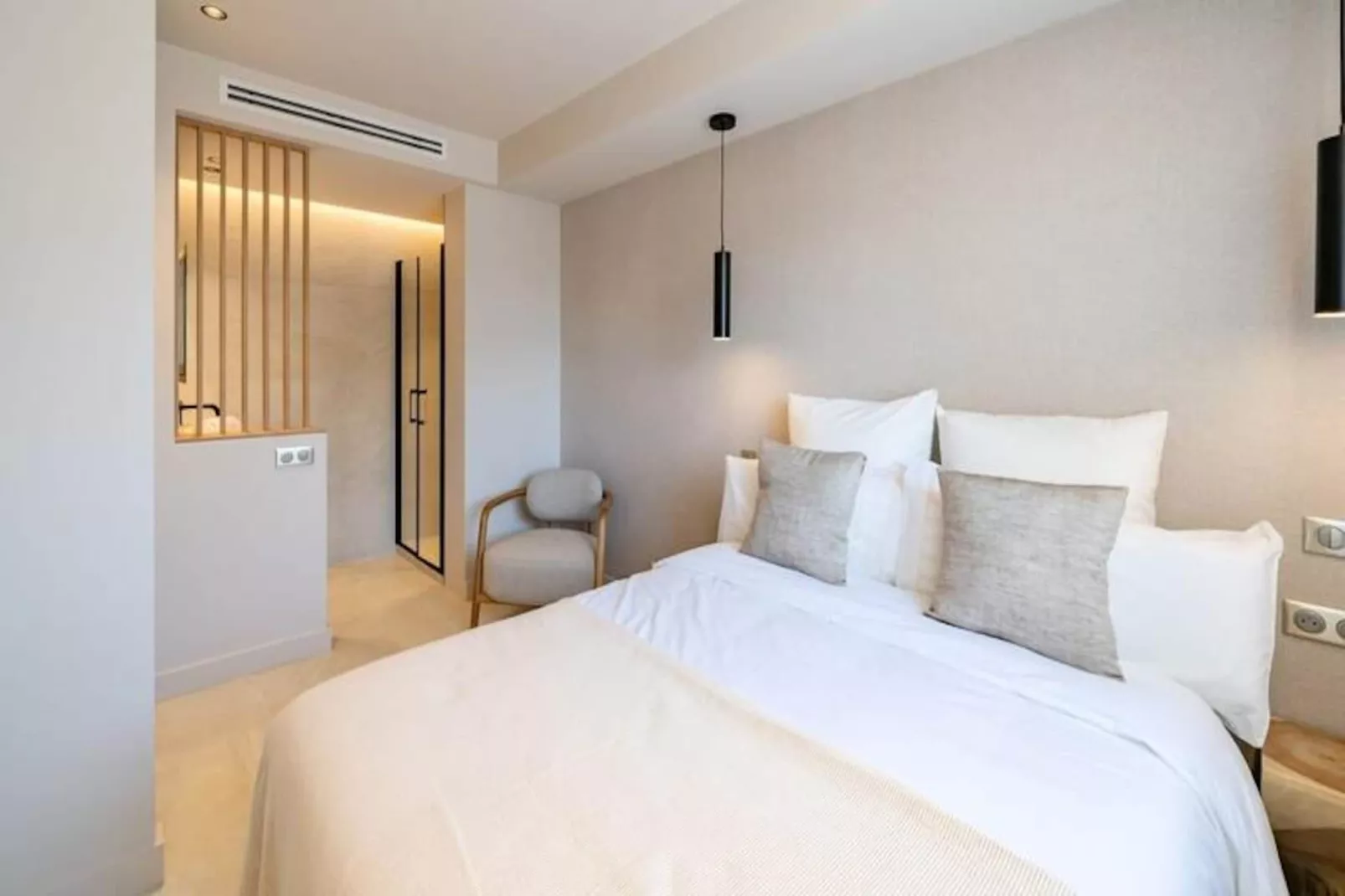 Magnifique 4 Pi&egrave;ces Entir&egrave;rement R&eacute;nov&eacute;-Image-tags.