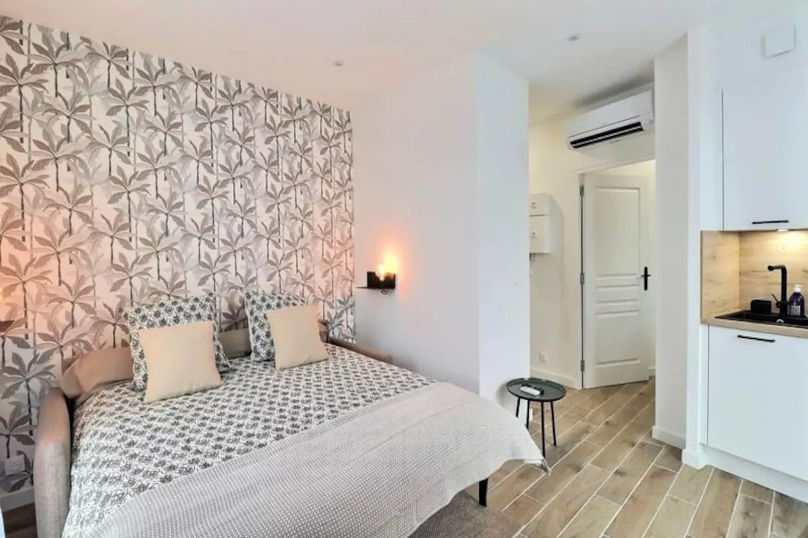 La Parenth&egrave;se Aixoise - 3 &eacute;toiles - Parking-Image-tags.