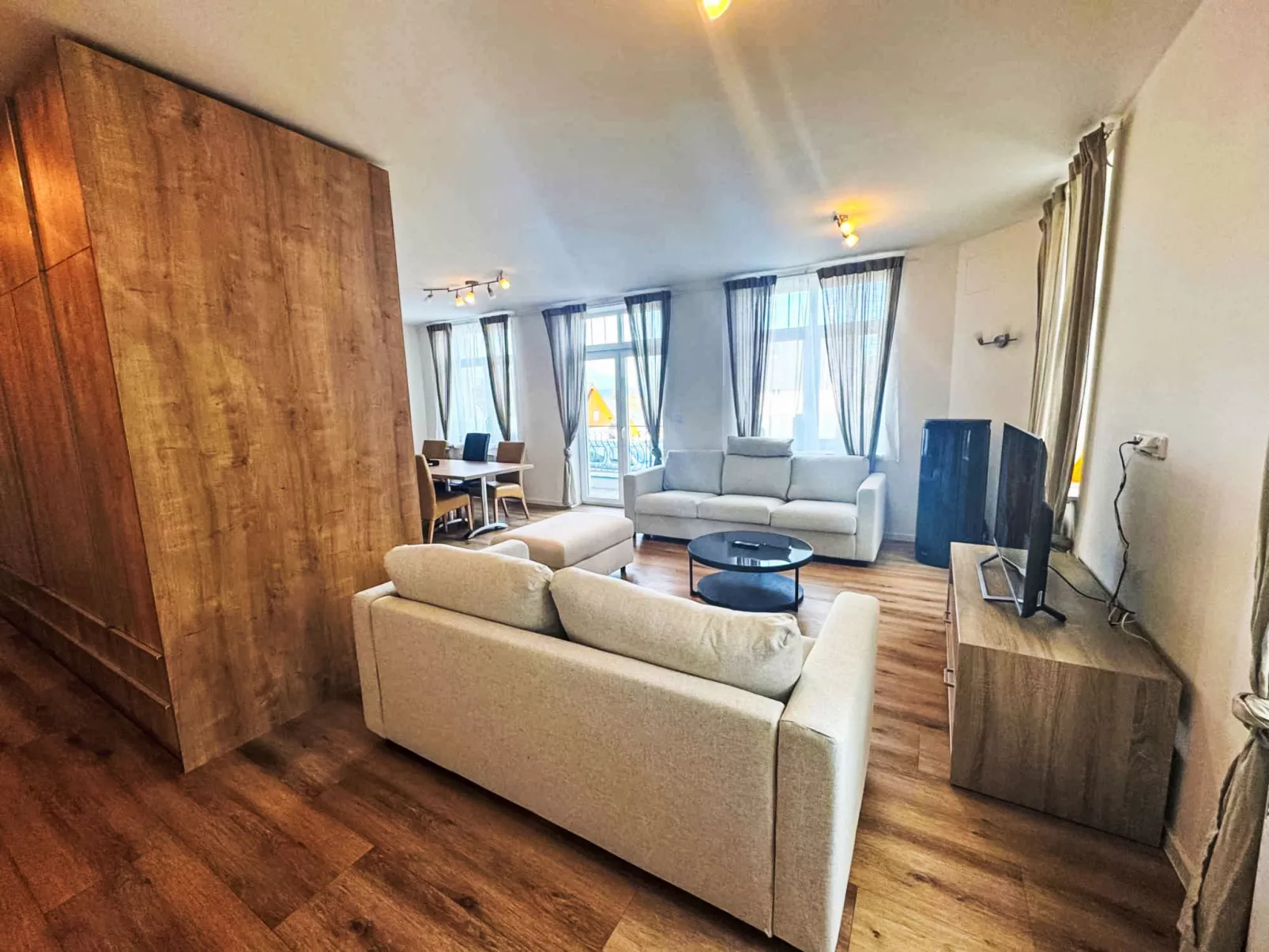 Lakeside Village 18 - Binnen