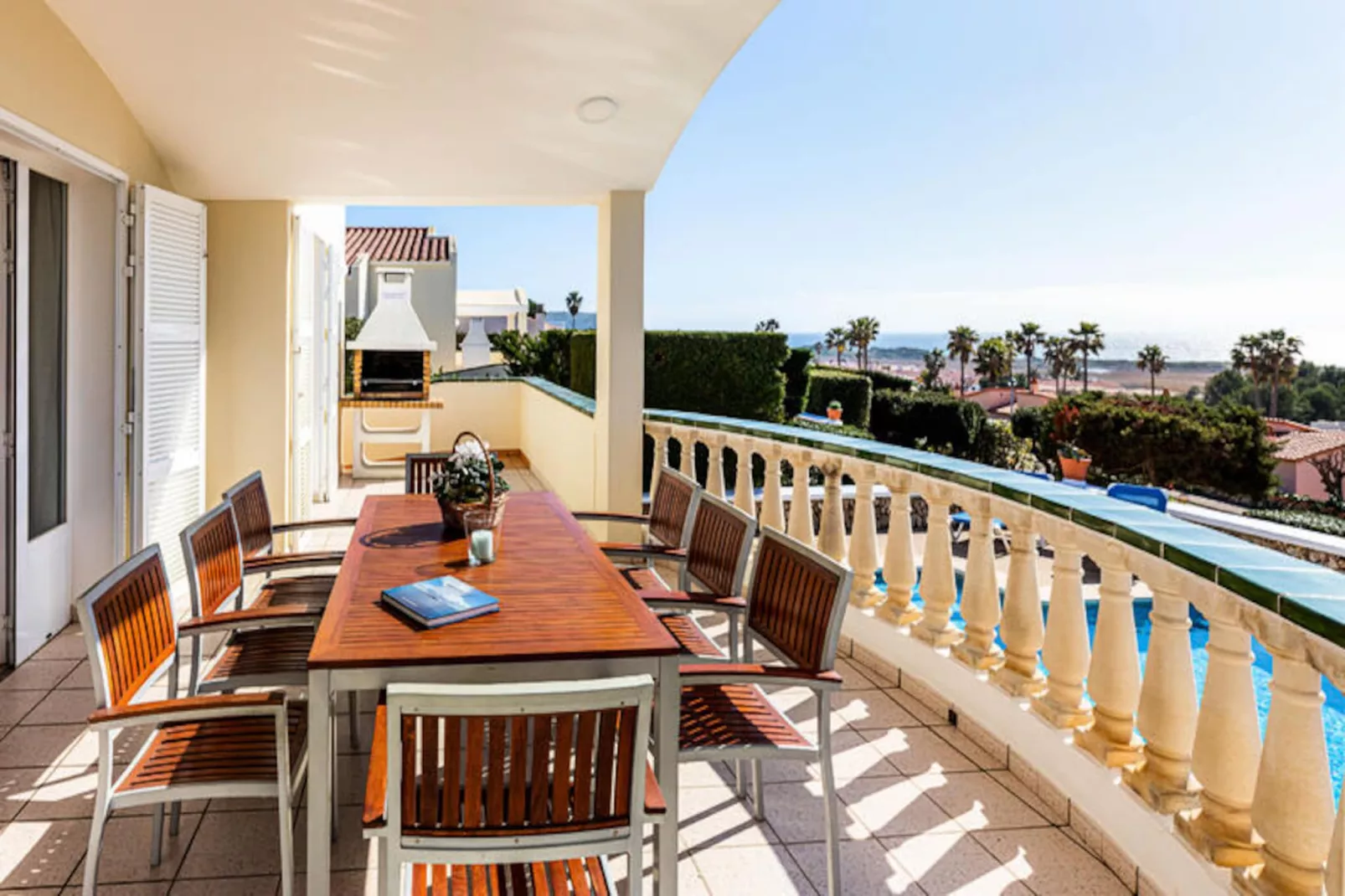 Maison à Son Bou-Image-tags.