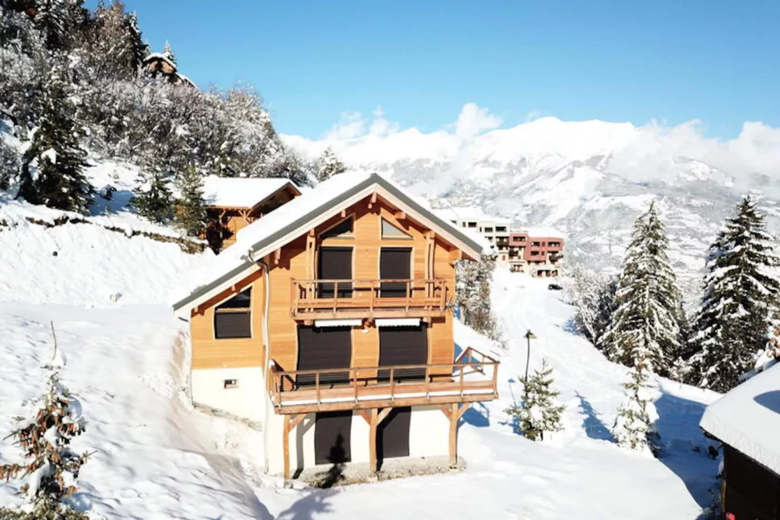 Chalet Epi-Image-tags.