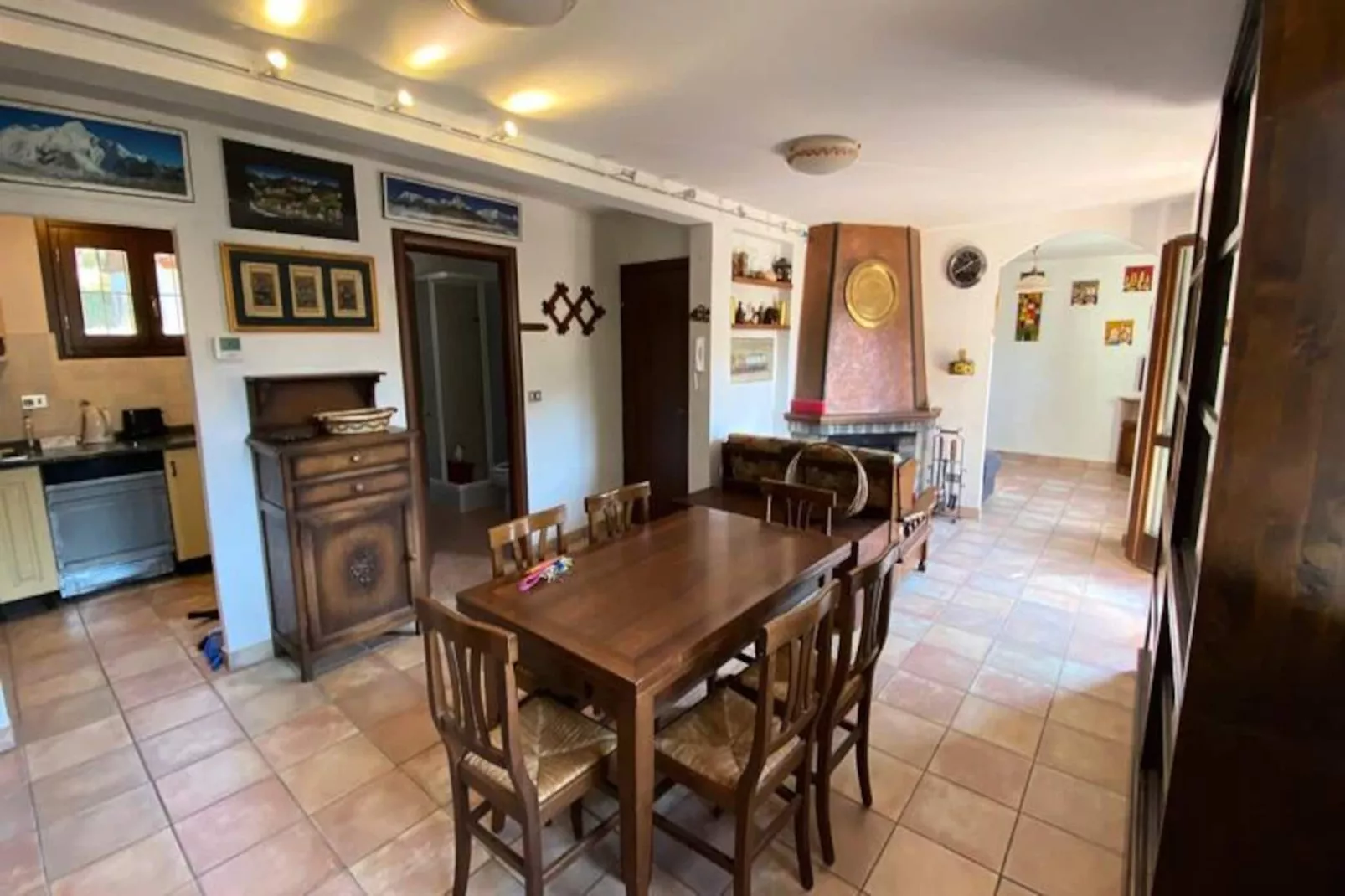 Chalet Carlines-Image-tags.