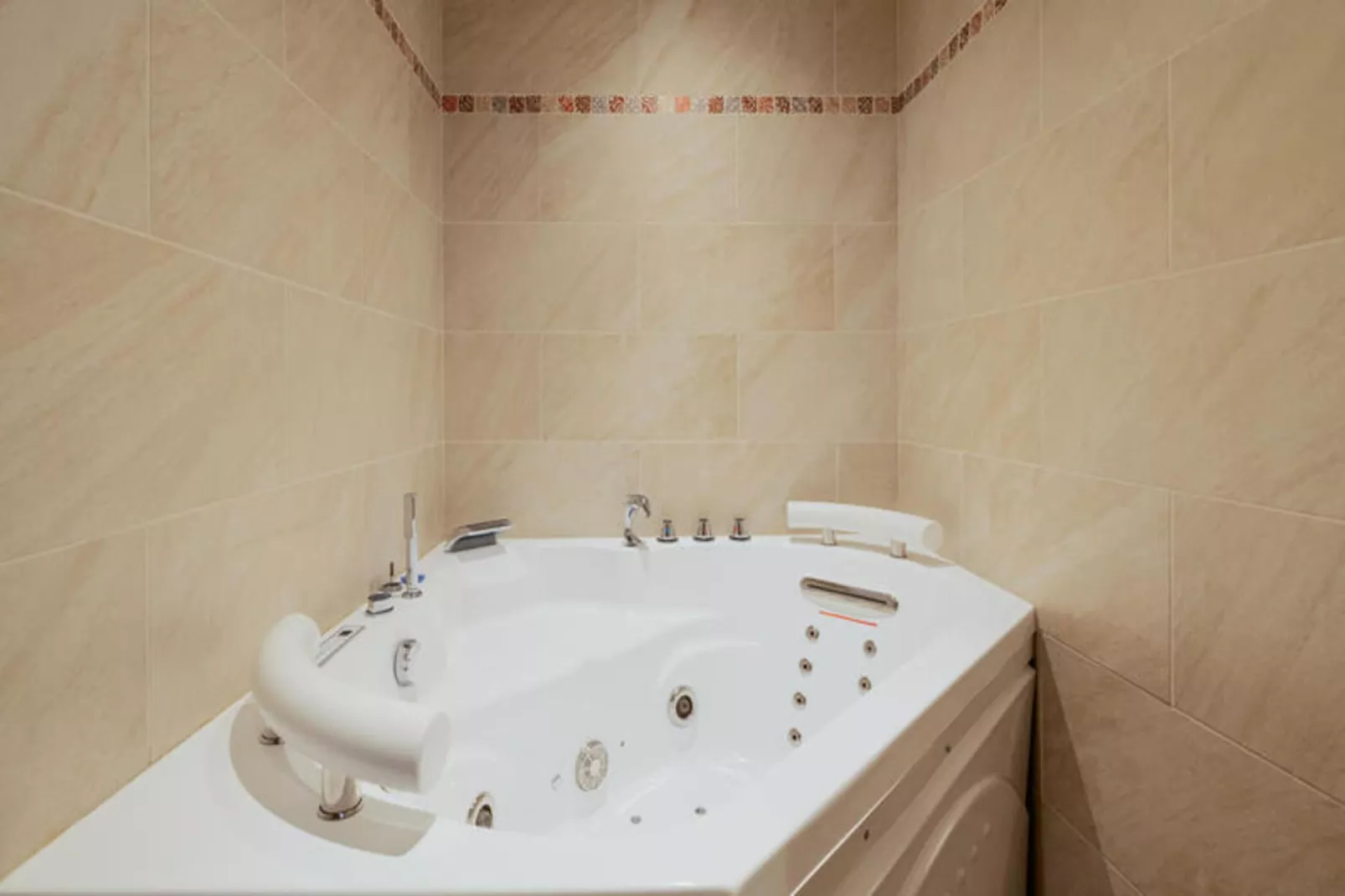 Résidence Marmottant-Buitenkant zomer