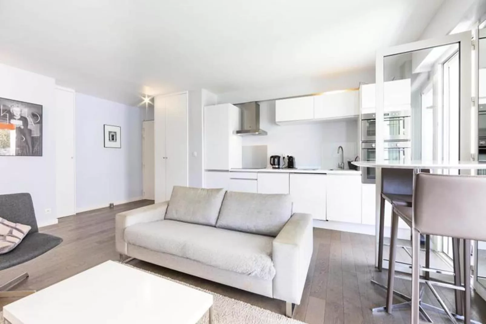 Résidence Moderne Appartement 2 Chambres/1 Salle De Bain, Terrasse Calme/aper&ccedil;u Mer-Woonkamer