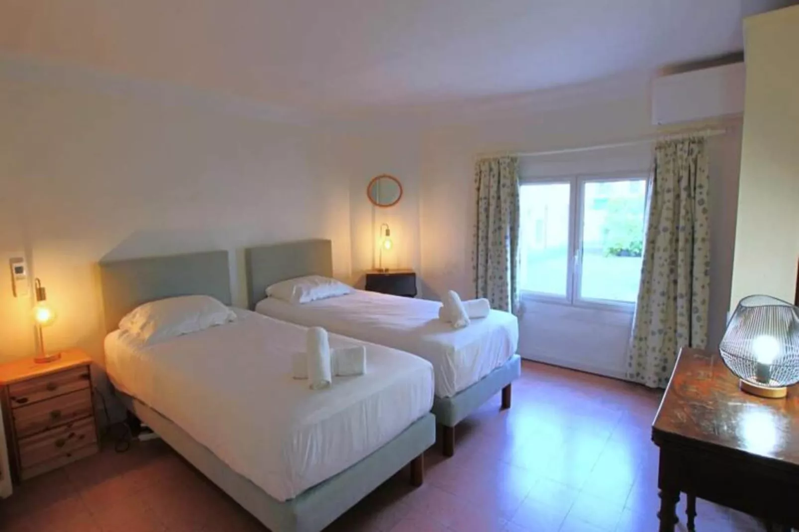 Résidence Appartement 145 M2 Face &agrave; La Mer / Acc&egrave;s Priv&eacute; &agrave; La Mer-Buitenkant zomer