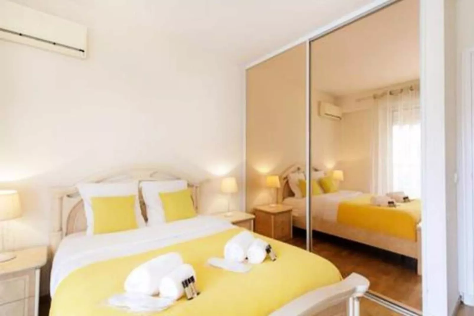 Résidence Le Volta-Buitenkant zomer