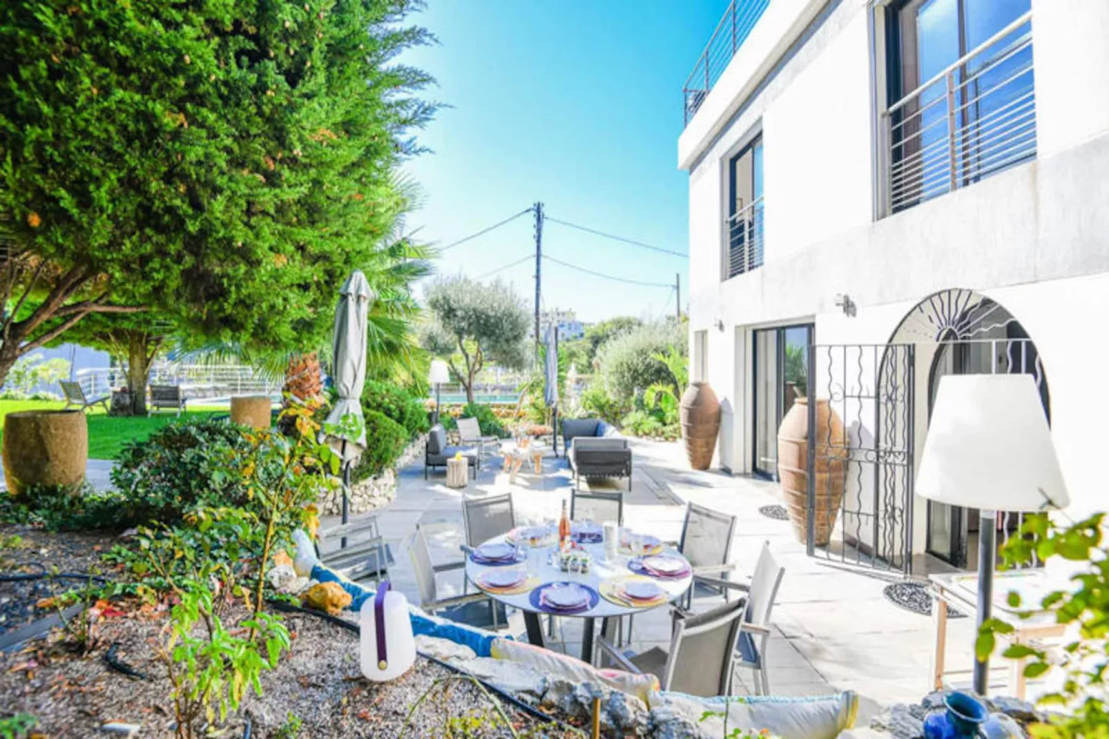 Villa Notre-dame - Piscine Parking 4 Chambres-Image-tags.