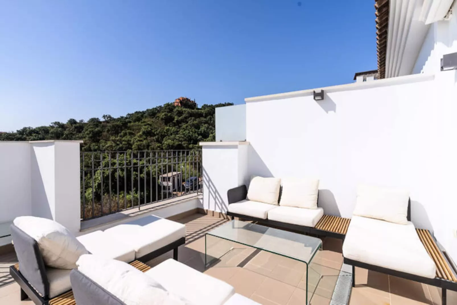 Appartements à Ojen-Image-tags.