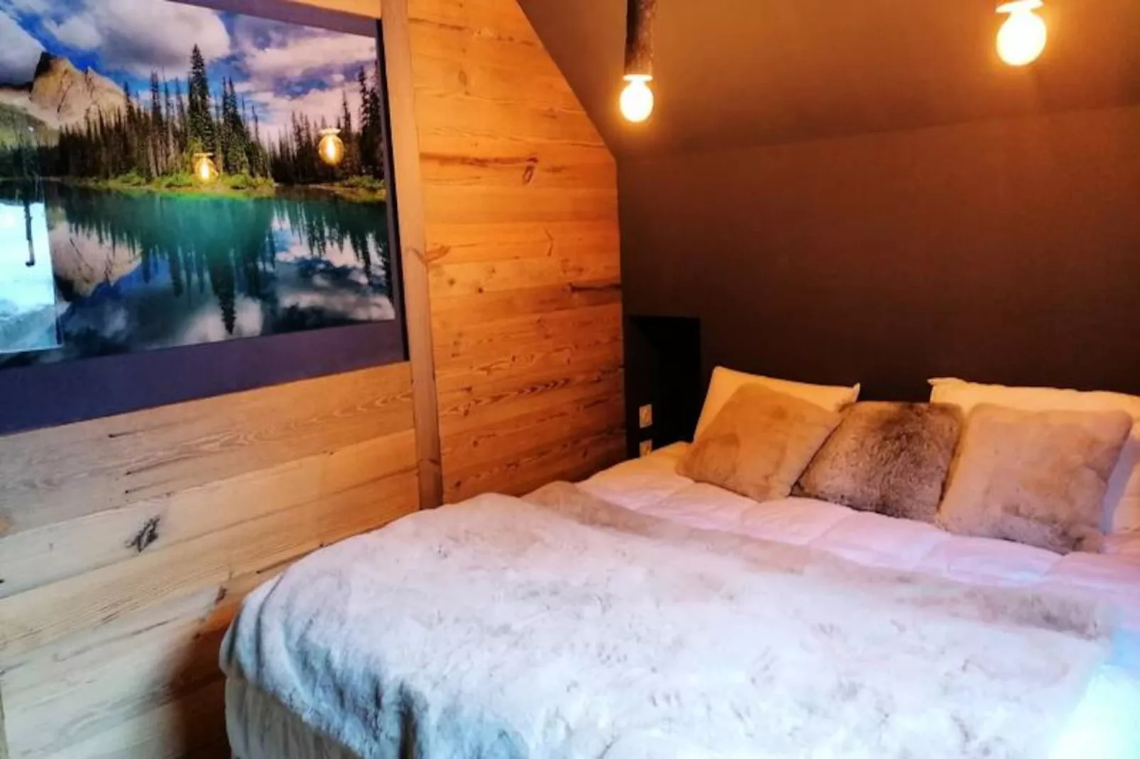 Chalet Lou-lan-Image-tags.