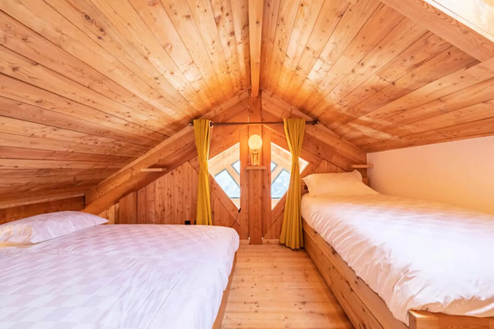 Chalet Lumiere-Image-tags.