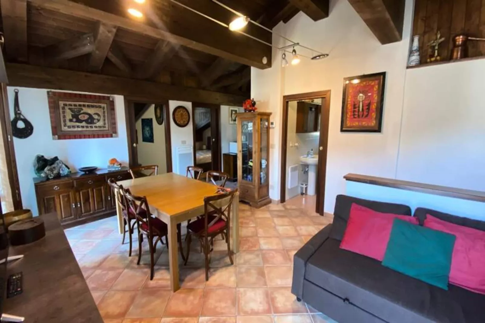 Chalet Carlines-Image-tags.