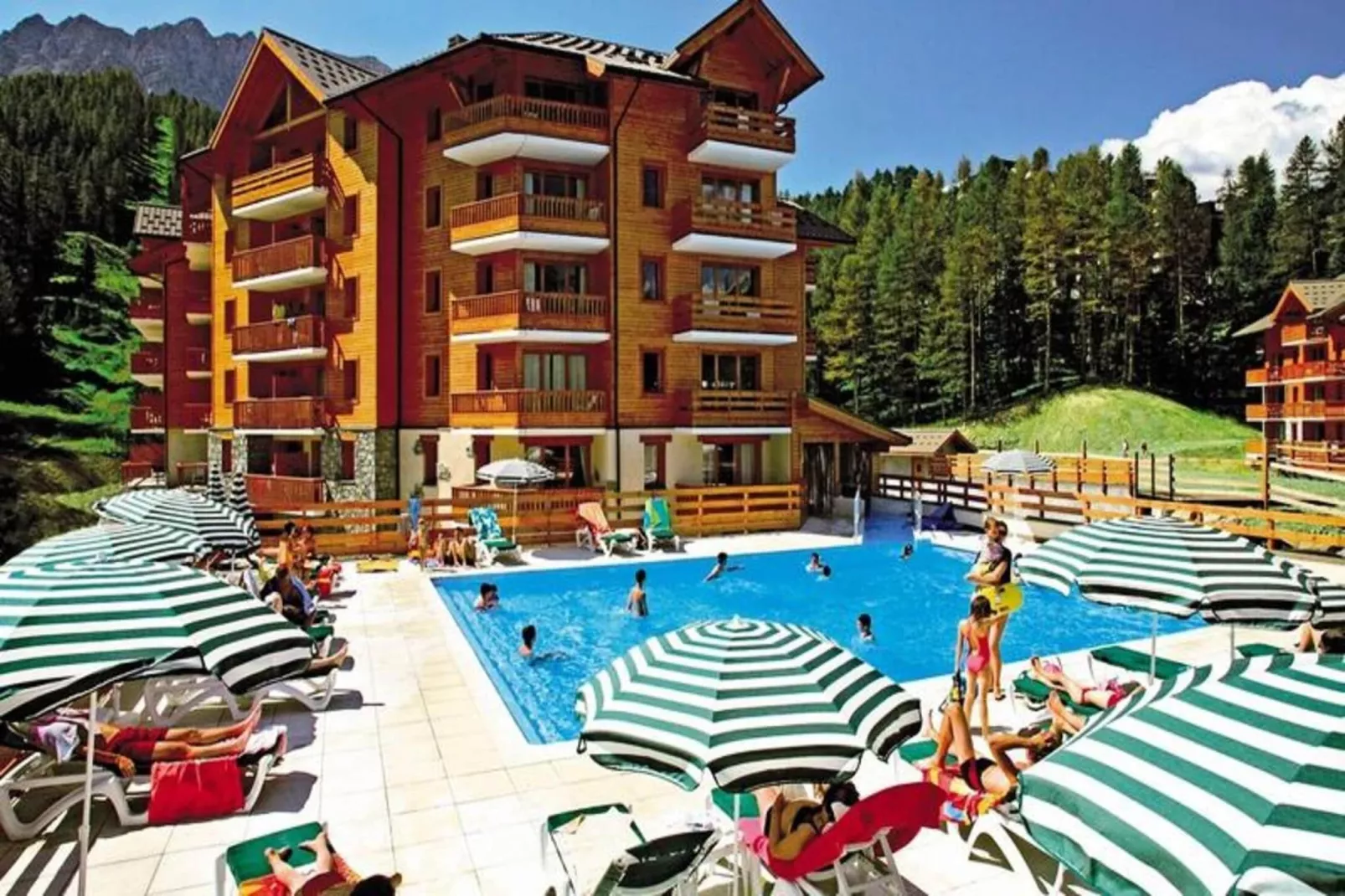 Résidence L'Albane - maeva Home - Buitenkant zomer