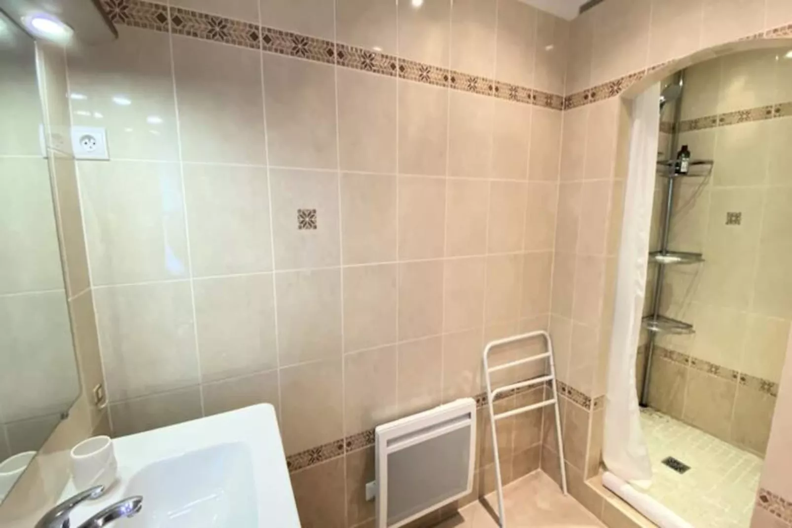 06cb : Jolie Maison De Campagne Pour 8-Image-tags.