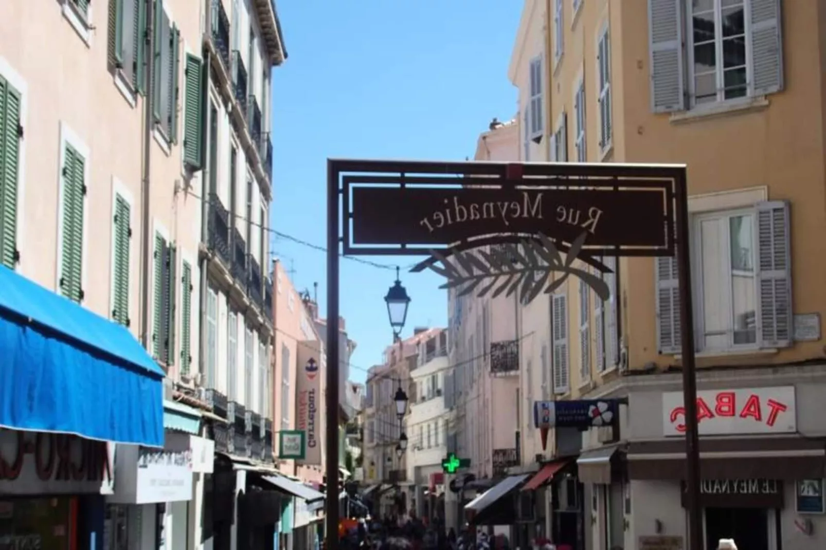 Palais & Croisette 1 Mn, 2 Pi&egrave;ces Spacieux Avec Balcon - Olam Properties-Buitenkant zomer