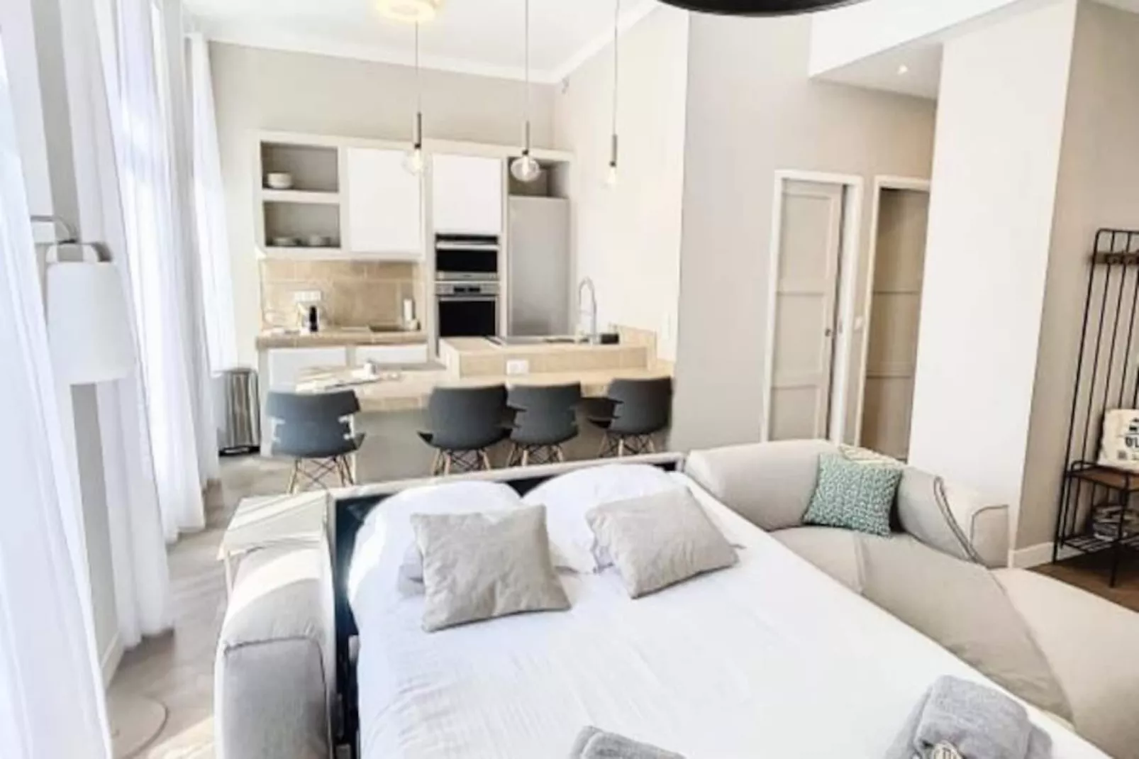 2 Pi&egrave;ces Moderne - 3/4 Pers Calme Cannes Hyper Centre Olam Properties-Image-tags.