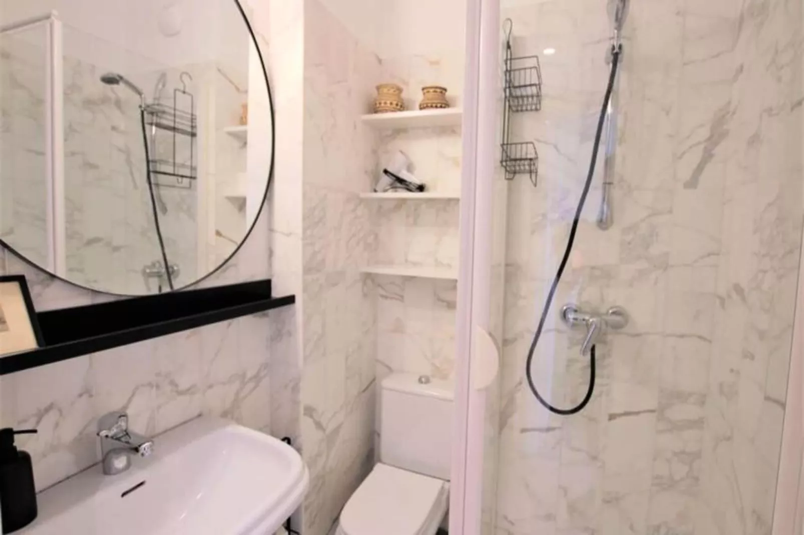 Résidence Appartement Rénové Avec 2 Chambres & Salle De Bain à La Décoration Raffinée-Recreatieruimte