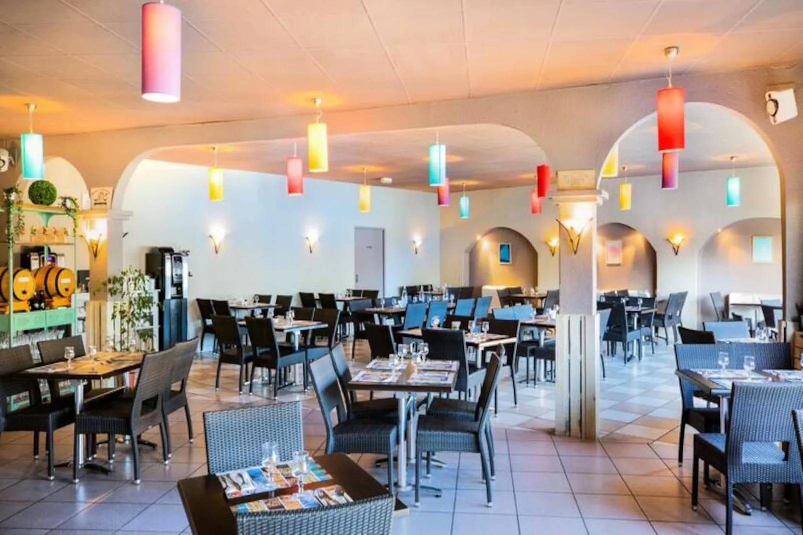 SOWELL Family Les Amandiers****-Image-tags.