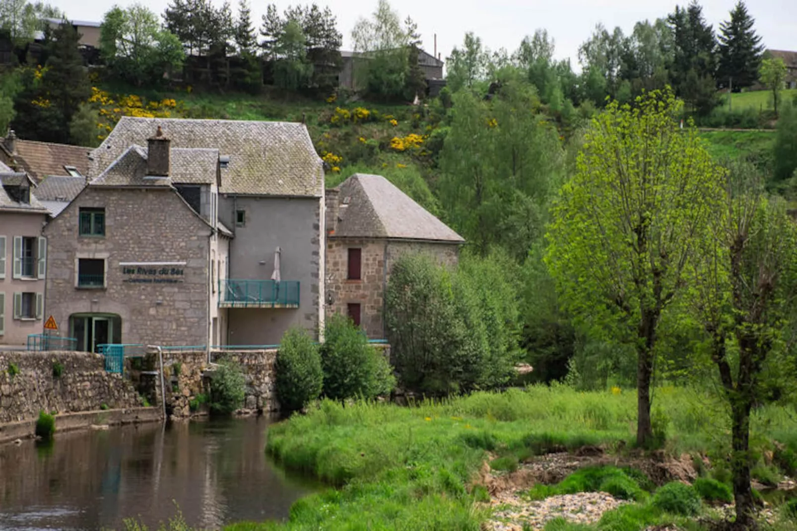 Studio à Saint Juery-Image-tags.