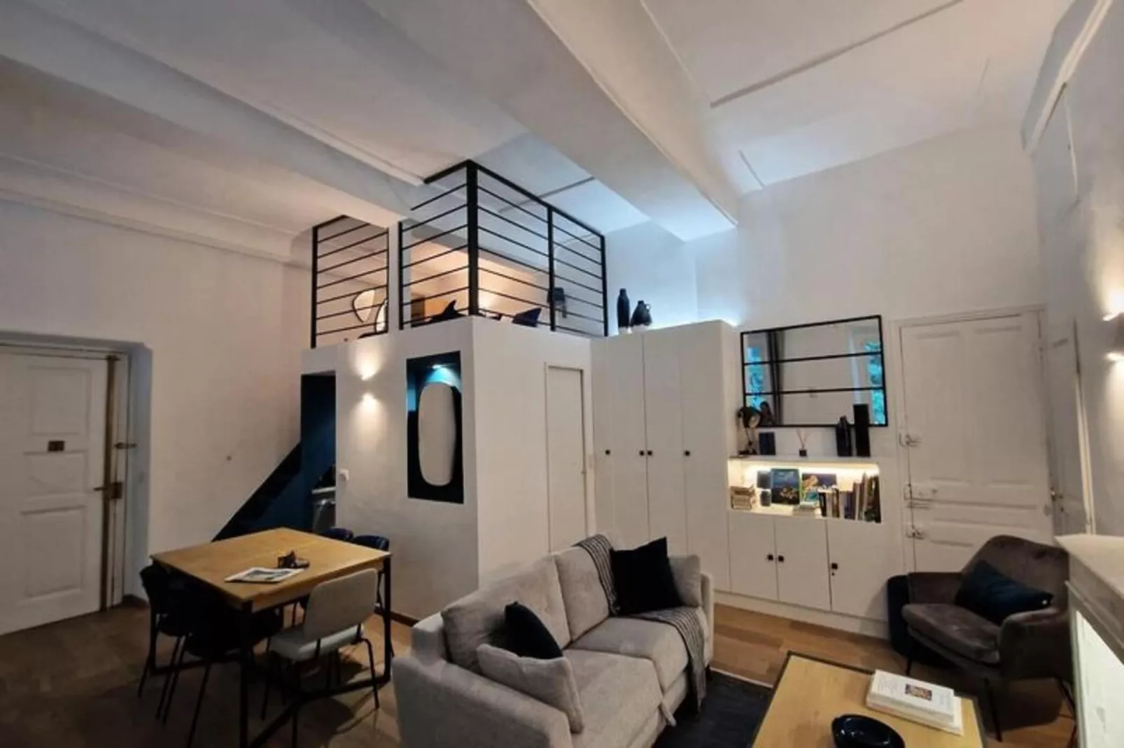 06a4 - Situation Exceptionnelle Au Port De Nice-Woonkamer