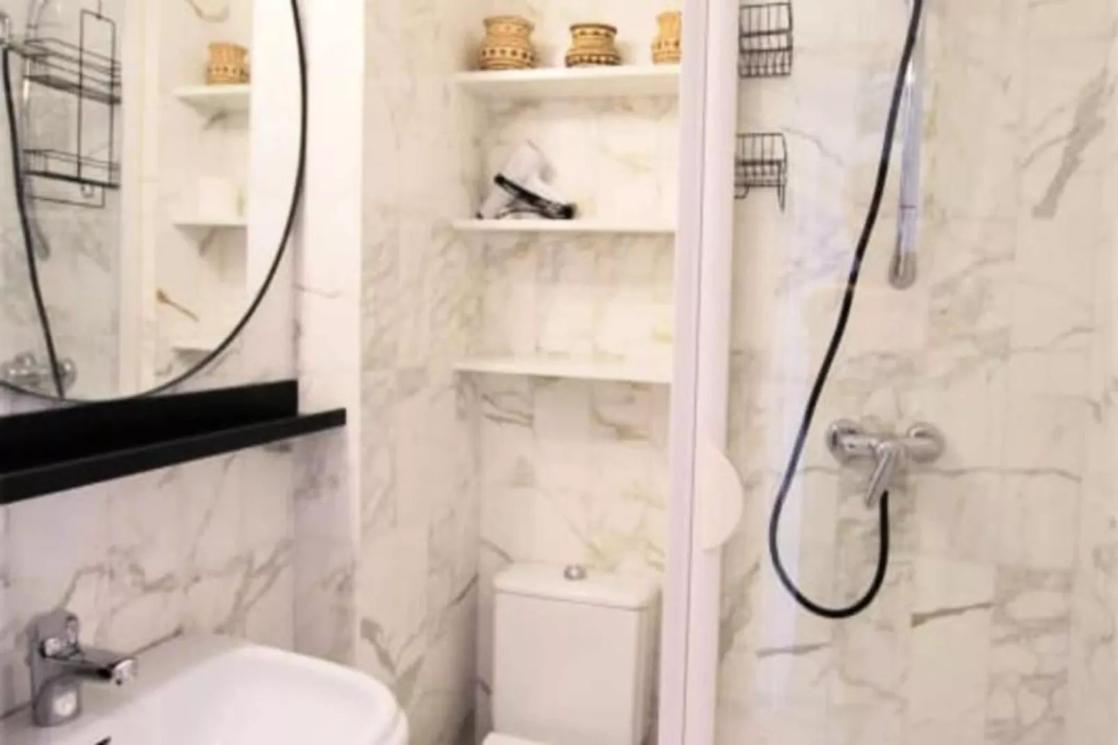 Résidence Appartement Rénové Avec 2 Chambres & Salle De Bain à La Décoration Raffinée-Recreatieruimte