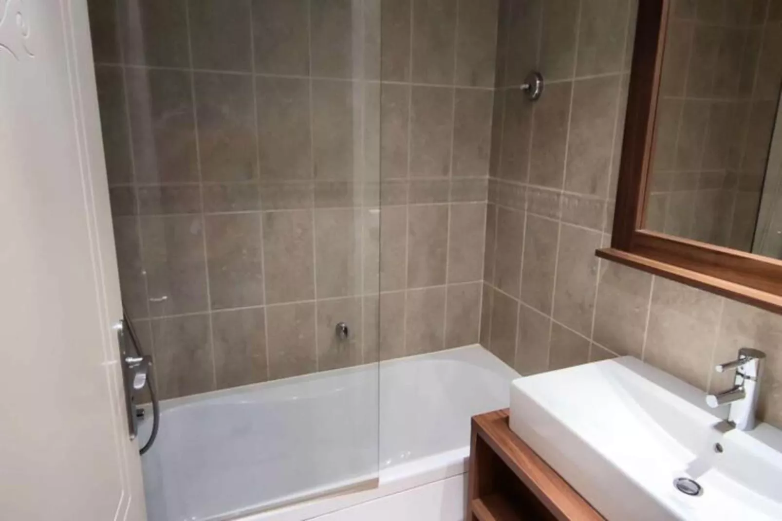 Résidence Terrasses Isola  A201-Buitenkant zomer