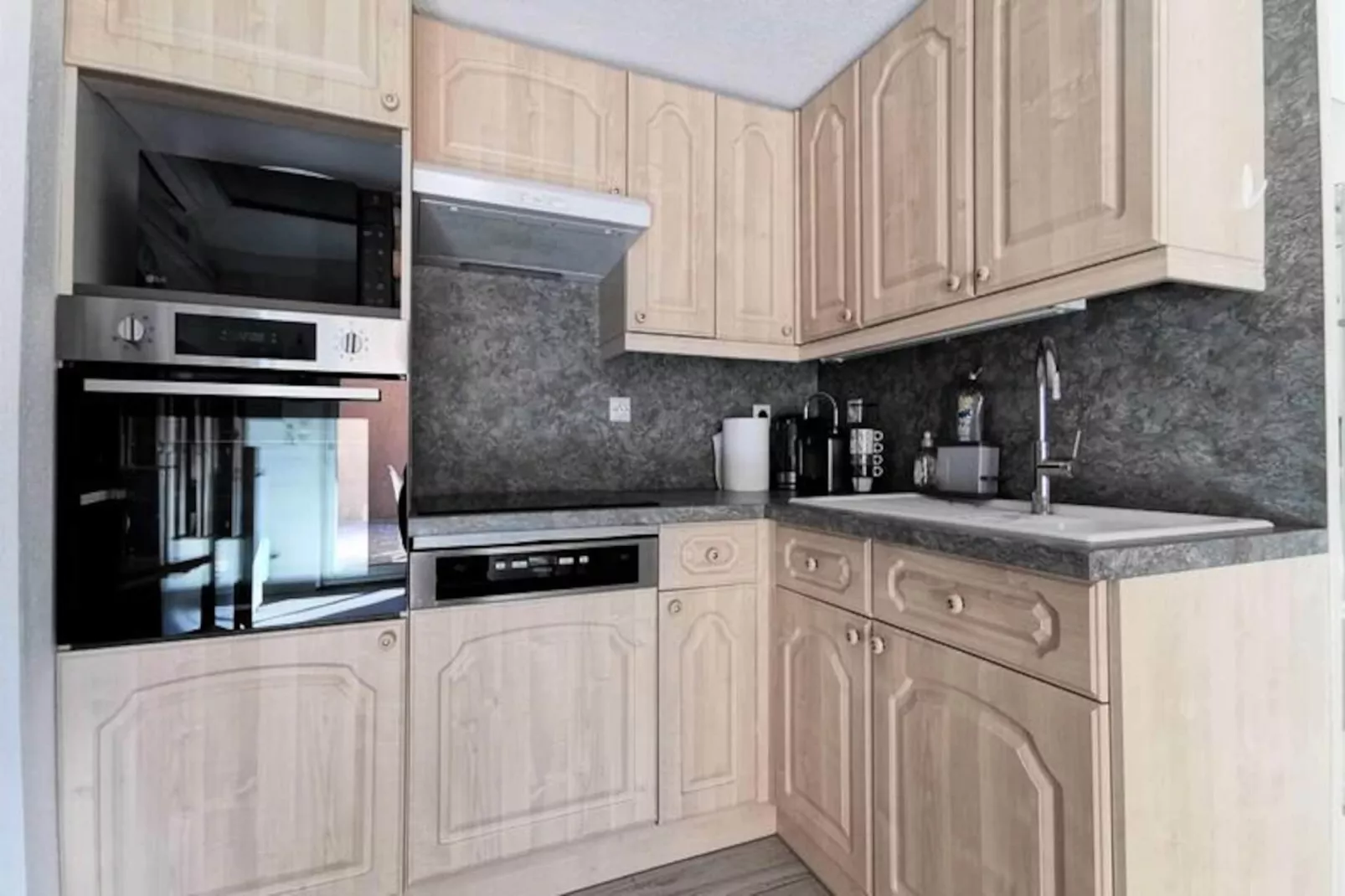 Résidence Les Yoles-Image-tags.