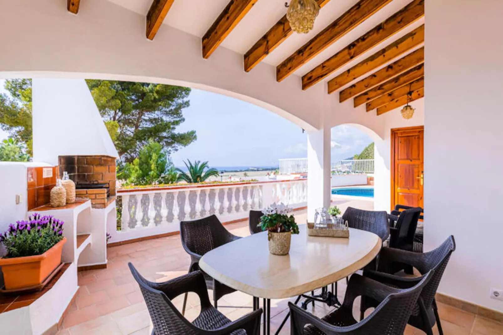 Maison à Son Bou-Image-tags.