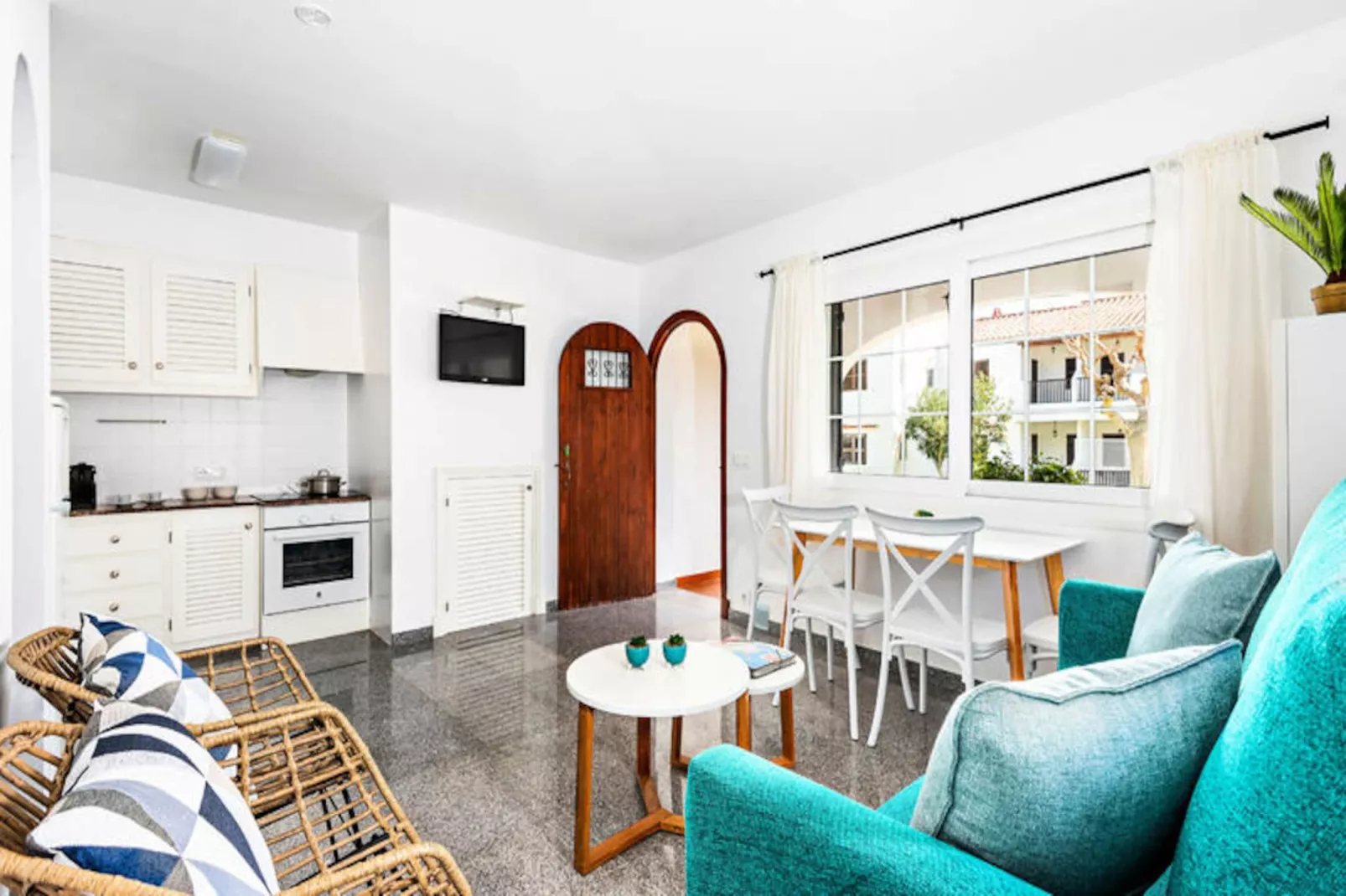 Appartements à Son Bou-Image-tags.