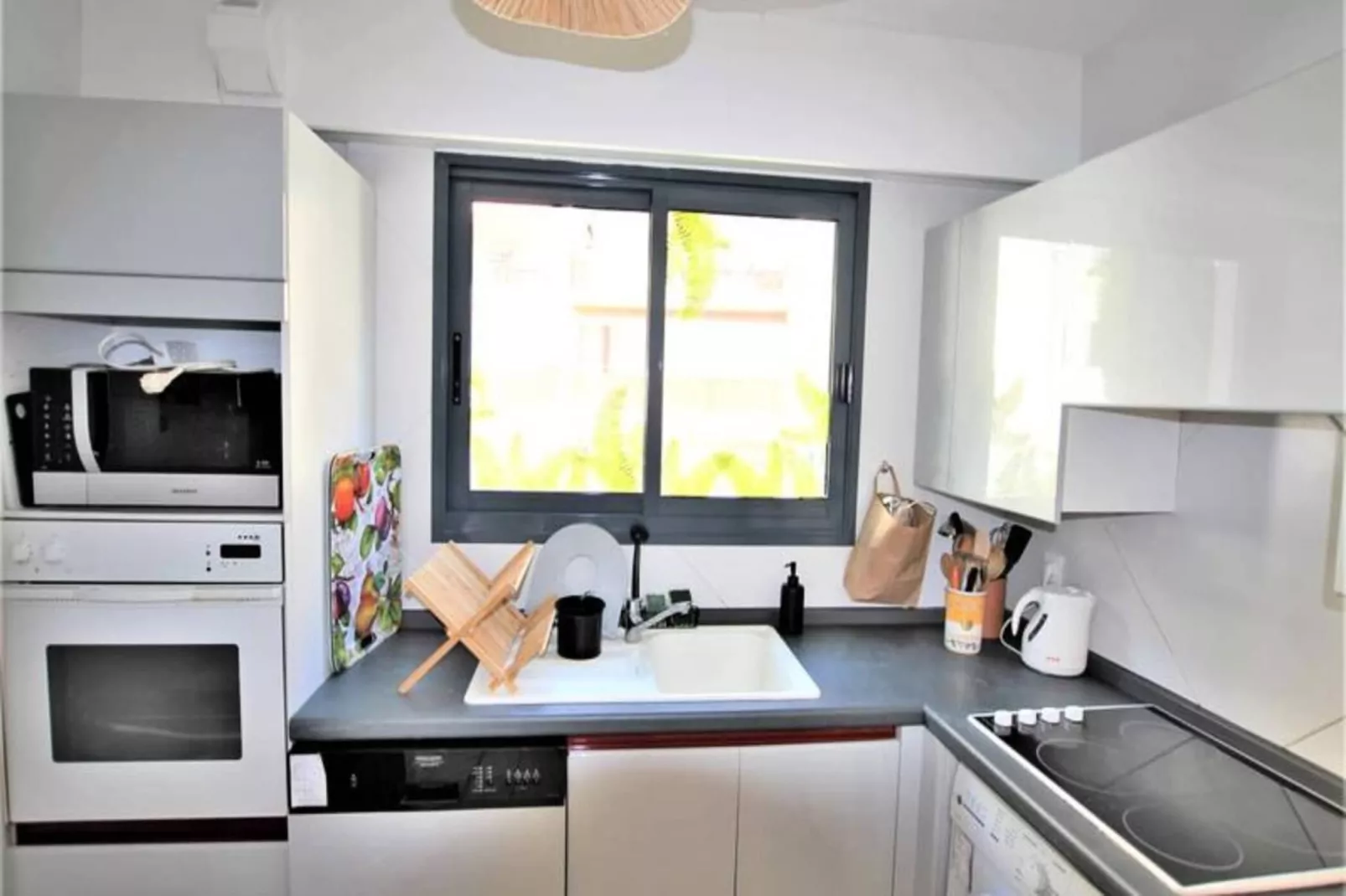 Résidence Appartement Rénové Avec 2 Chambres & Salle De Bain à La Décoration Raffinée-Recreatieruimte