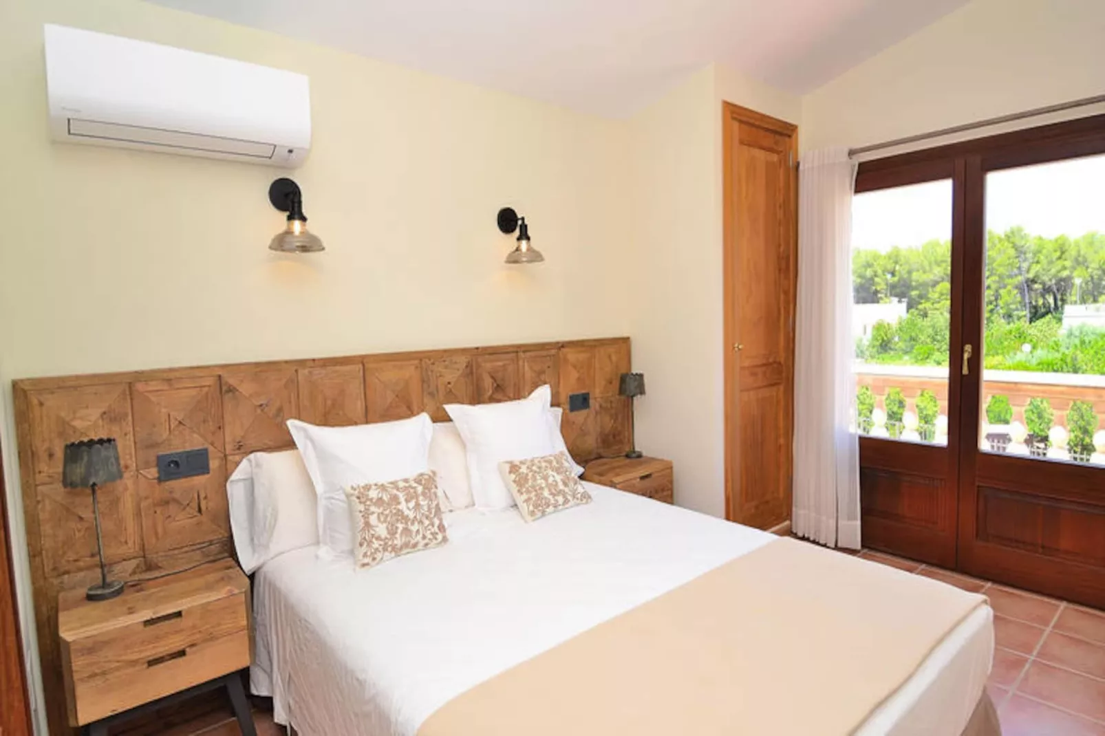 Maison à Son Serra de Marina-Image-tags.