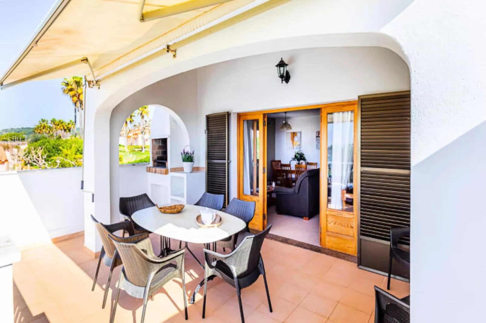 Maison à Son Bou-Image-tags.