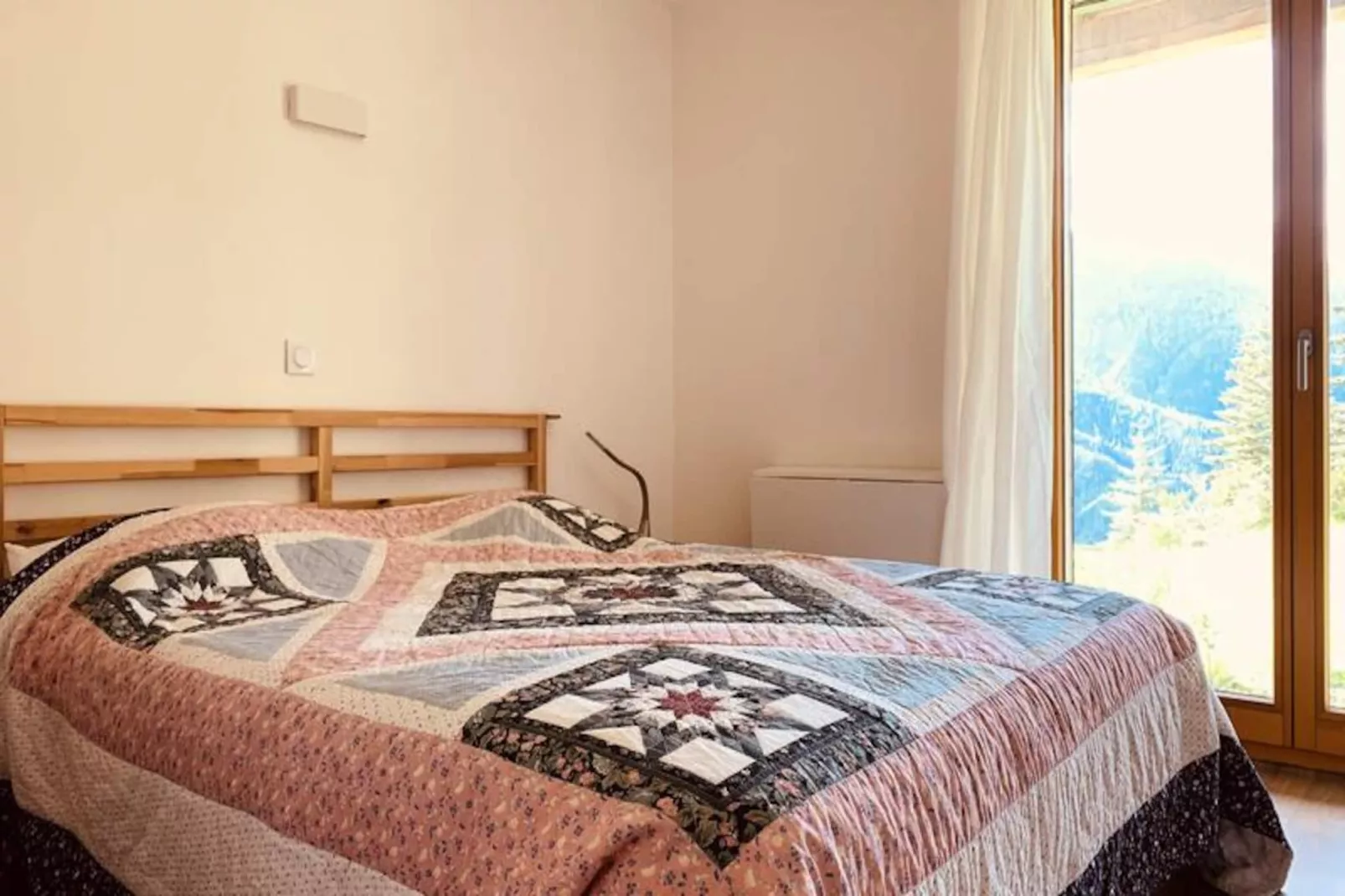 Chalet Epi-Image-tags.