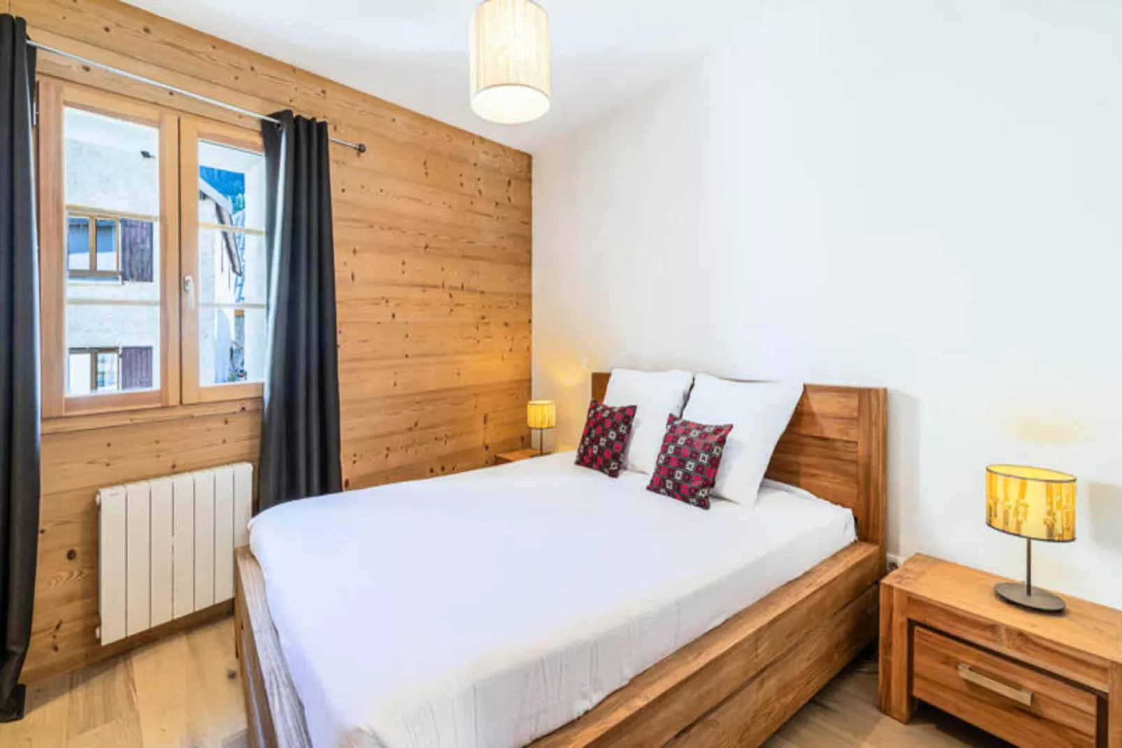 Résidence Cerf Che-Buitenkant zomer