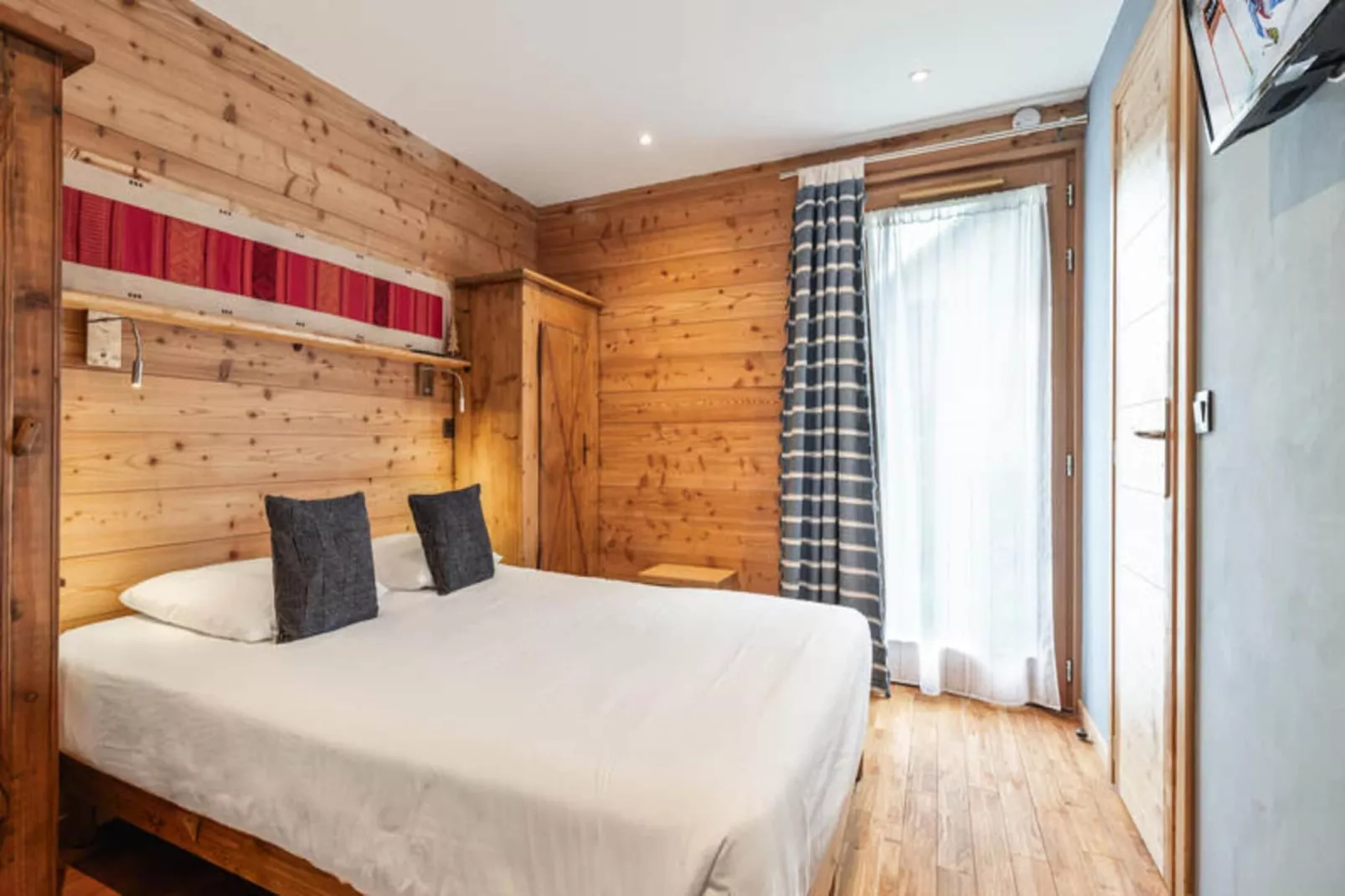 Résidence Marmottant-Buitenkant zomer