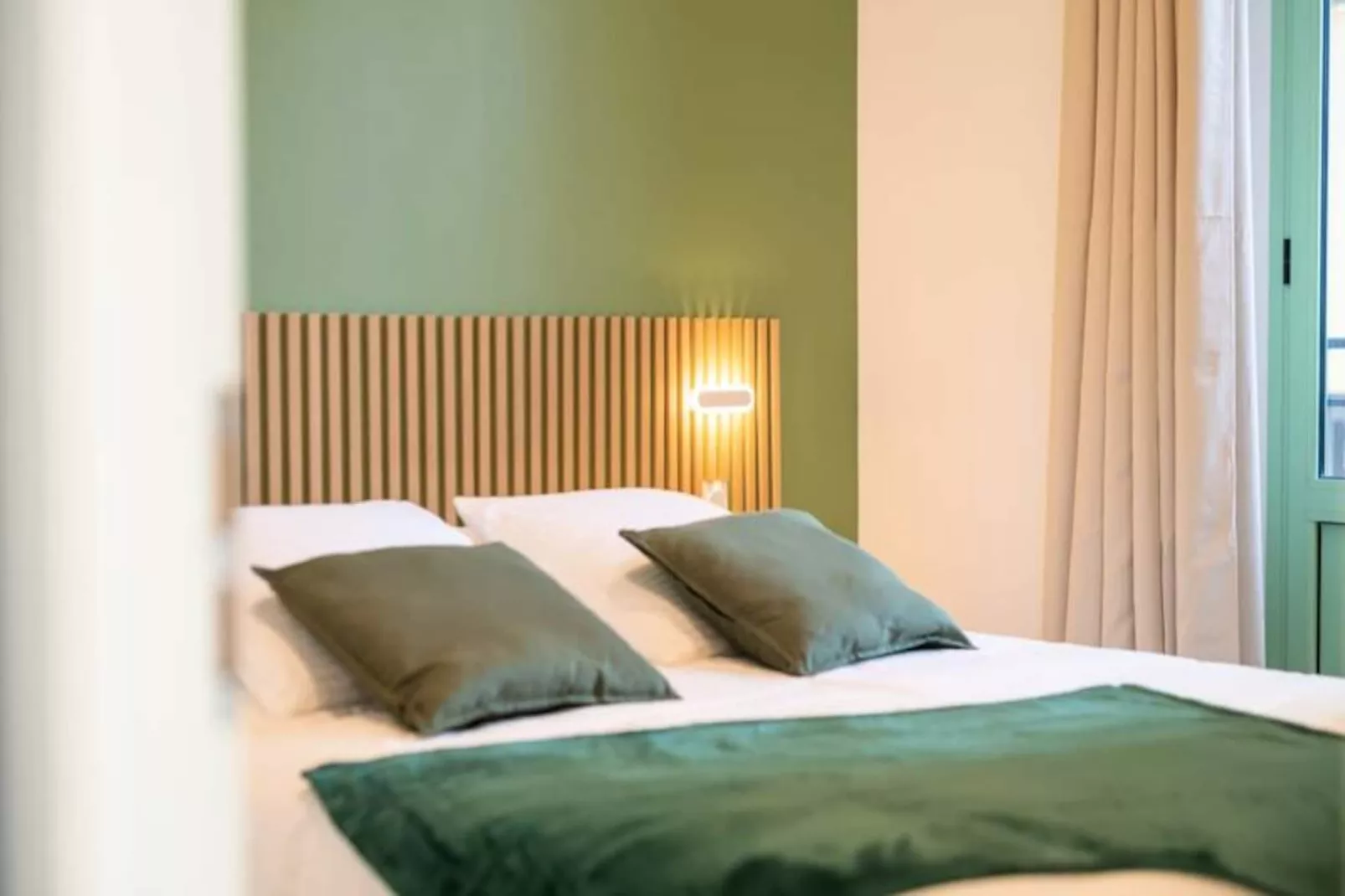 Appartement Moderne - Promenade Des Anglais à Nice-Image-tags.