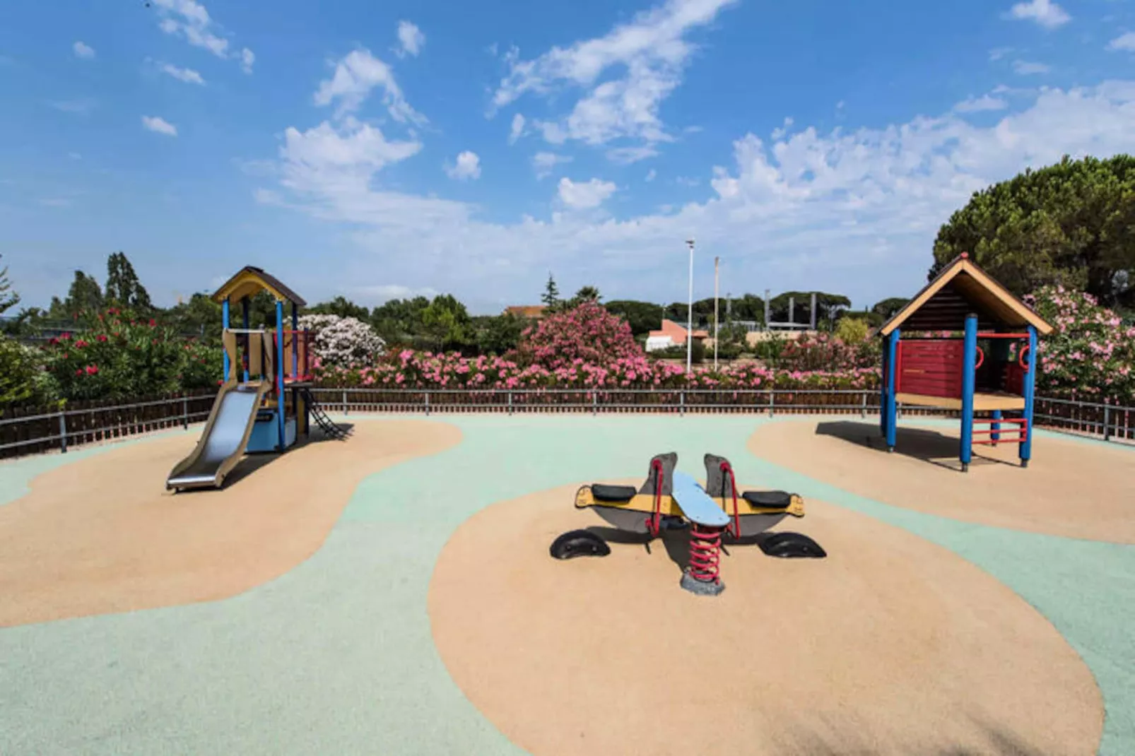 Résidence Les Rives de Cannes Mandelieu - maeva Particuliers-Image-tags.