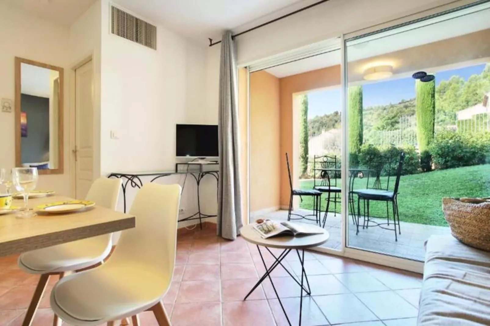 Résidence Odalys La Licorne de Haute Provence***-Image-tags.