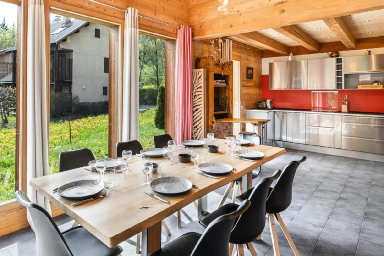 Résidence Marmottant-Buitenkant zomer