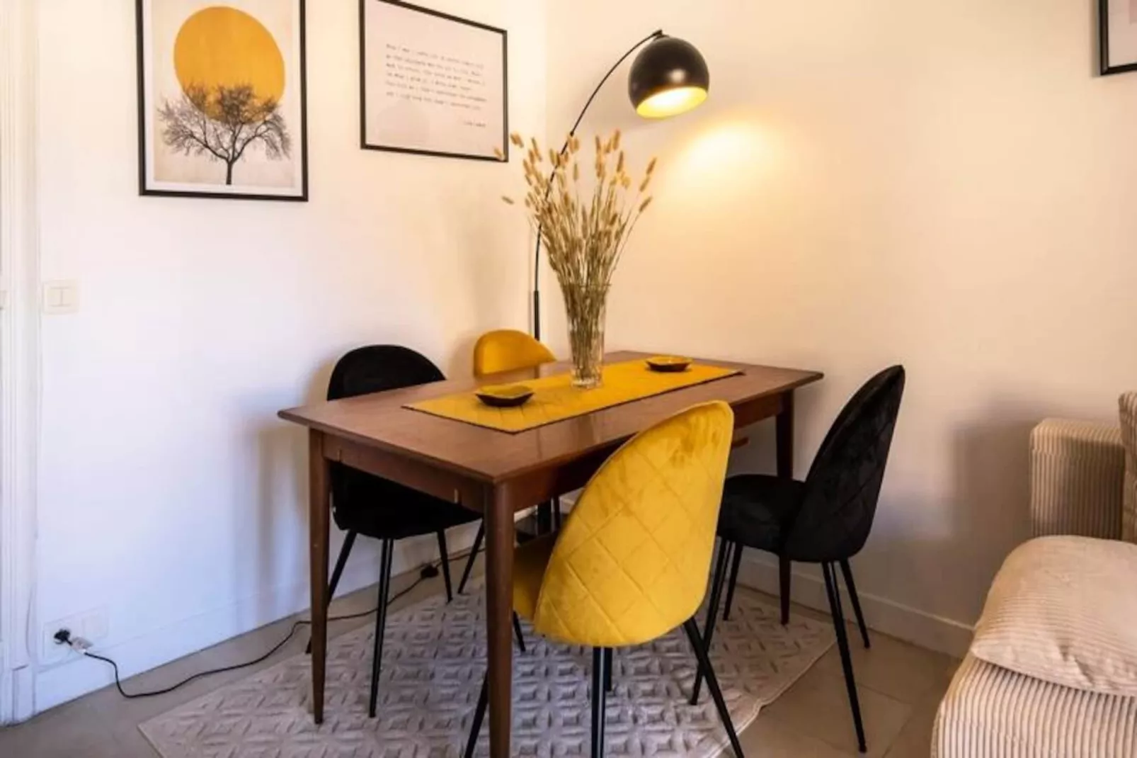 06b - Beau 2 Pi&egrave;ces R&eacute;nov&eacute; Avec Terrasse Vue Mer-Image-tags.