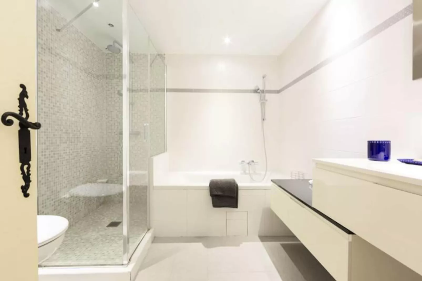 Résidence Grande Villa Proven&ccedil;ale Piscine Dans Un &eacute;crin De Verdure ❤live In Cannes❤-Image-tags.