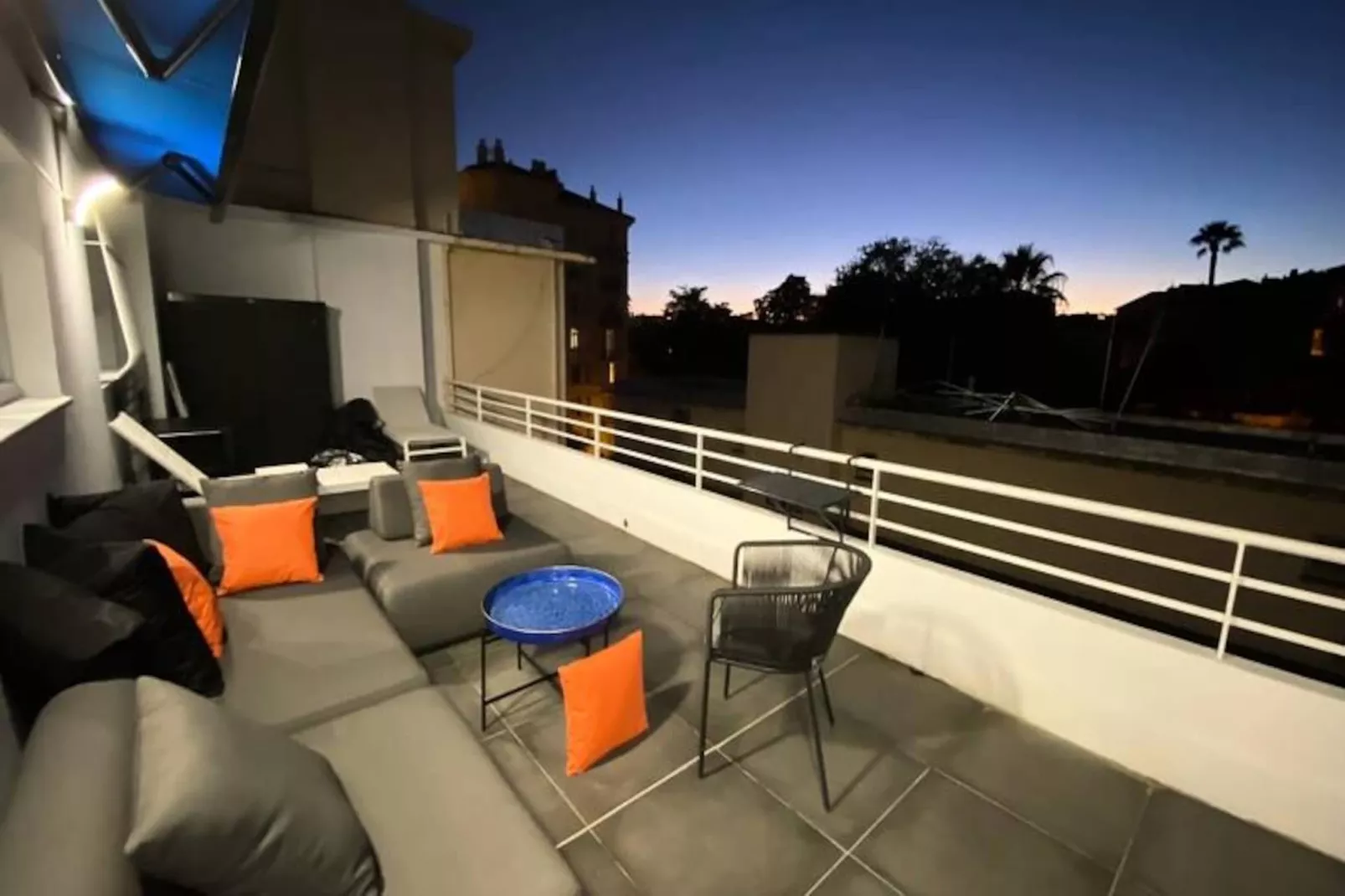 06az - Appartement Avec Terrasse 10min Du Palais-Image-tags.