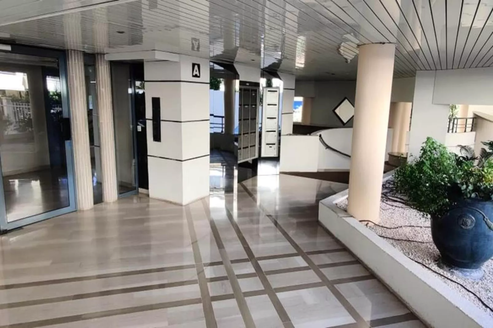 Résidence Appartement Rénové Avec 2 Chambres & Salle De Bain à La Décoration Raffinée-Recreatieruimte