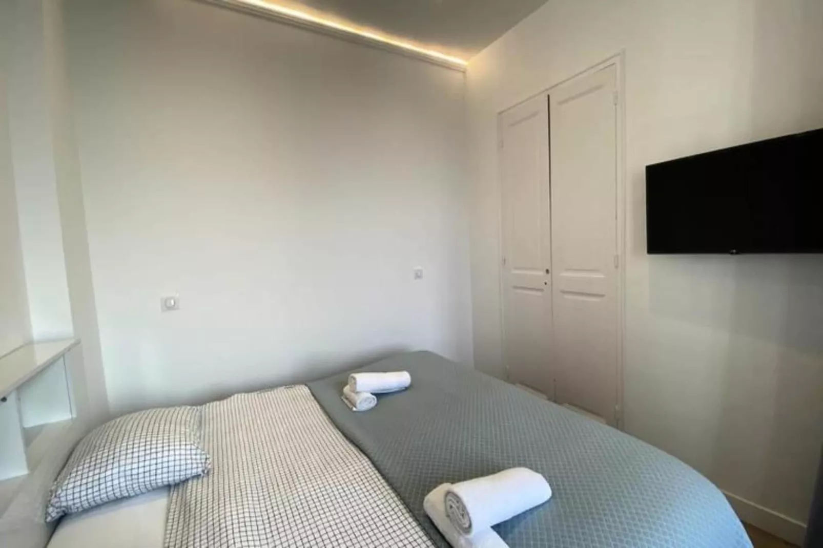 06cj : Bel Appartement Au Coeur De Cannes-Buitenkant zomer