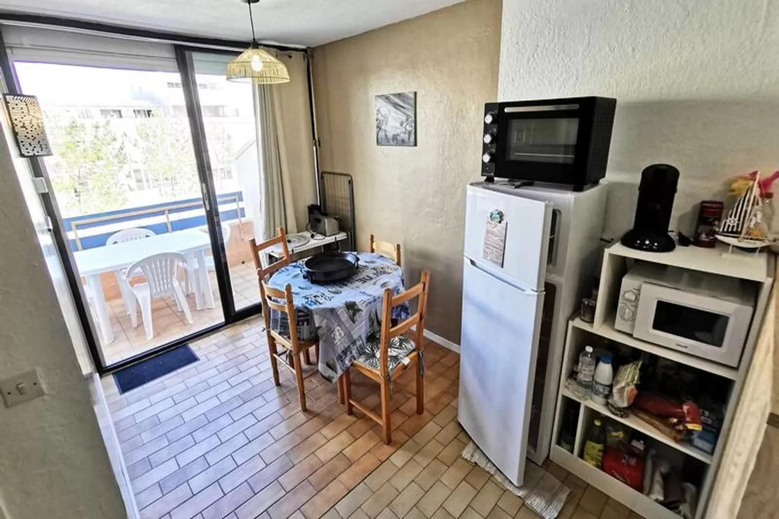 Résidence Les Arenes-Eetkamer