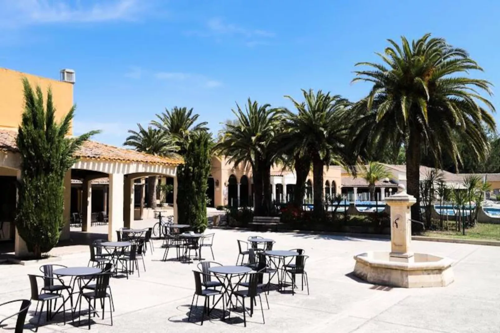 SOWELL Family Les Amandiers****-Image-tags.