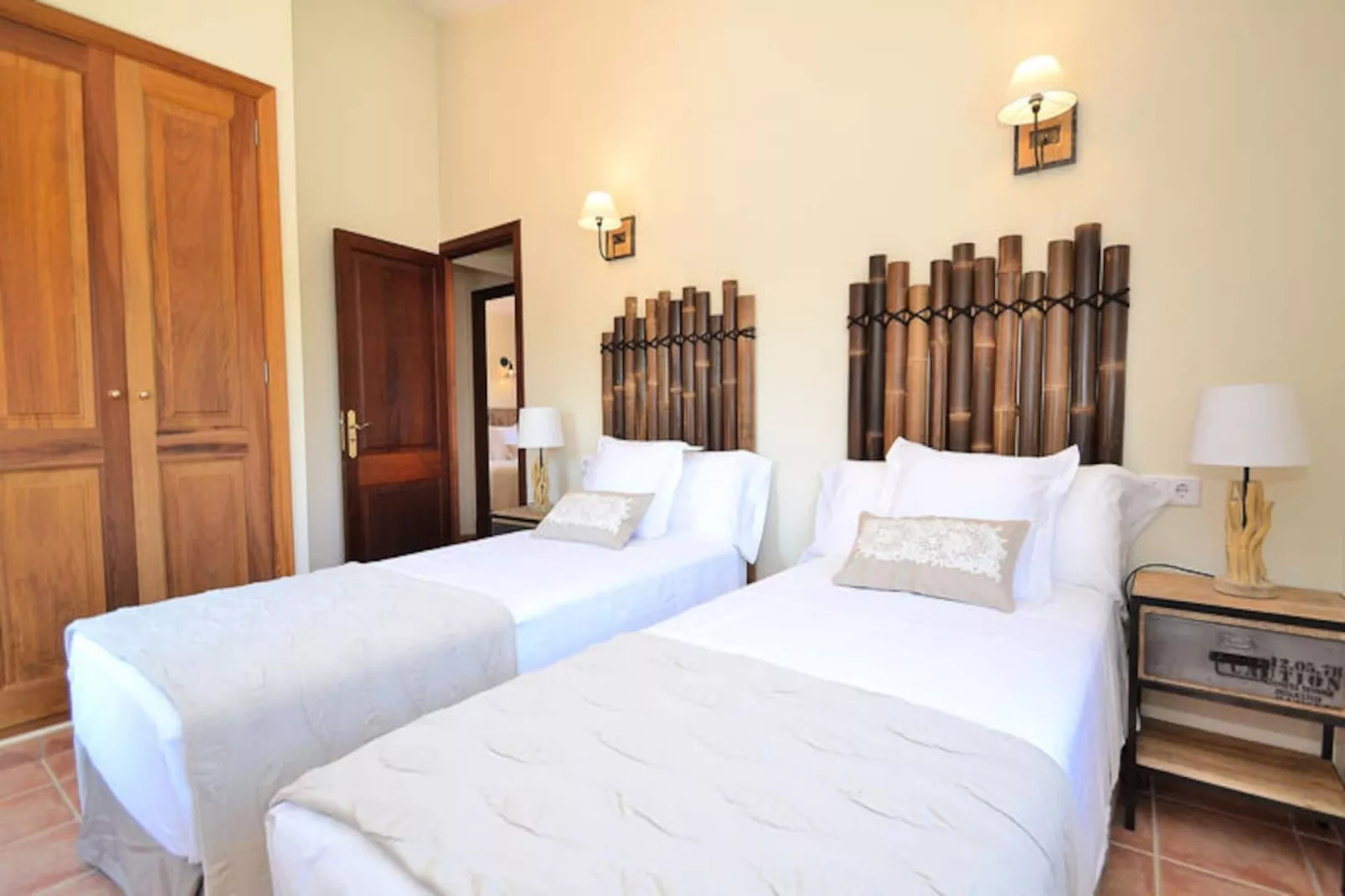 Maison à Son Serra de Marina-Image-tags.