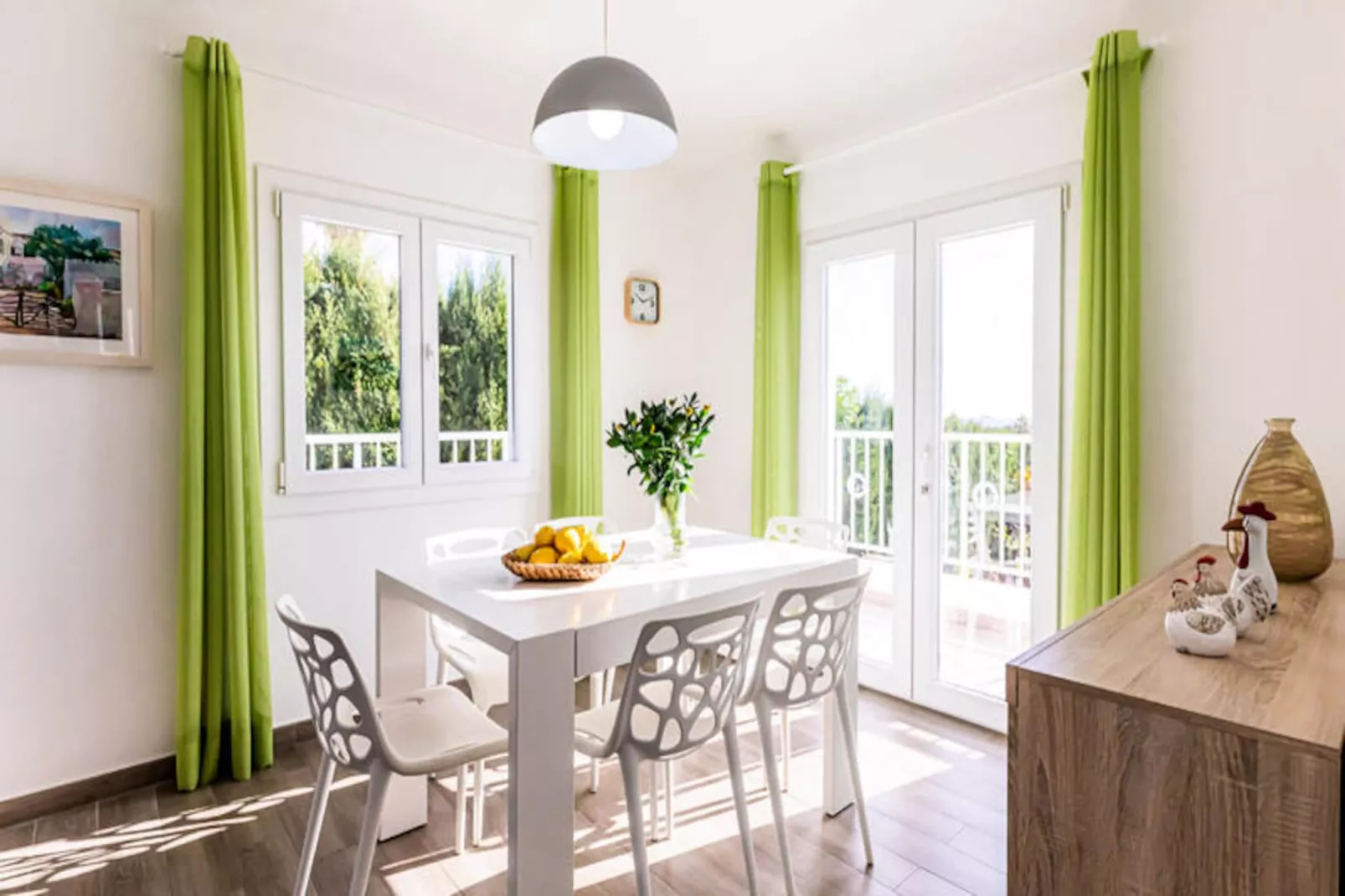 Maison à Son Bou-Image-tags.