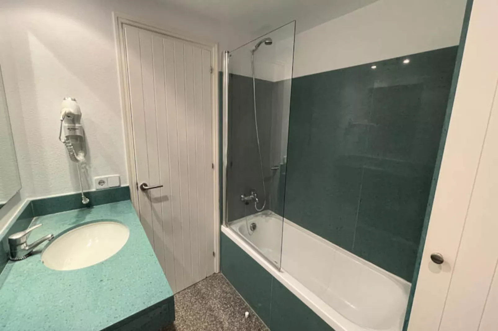 Appartements à Son Bou-Image-tags.