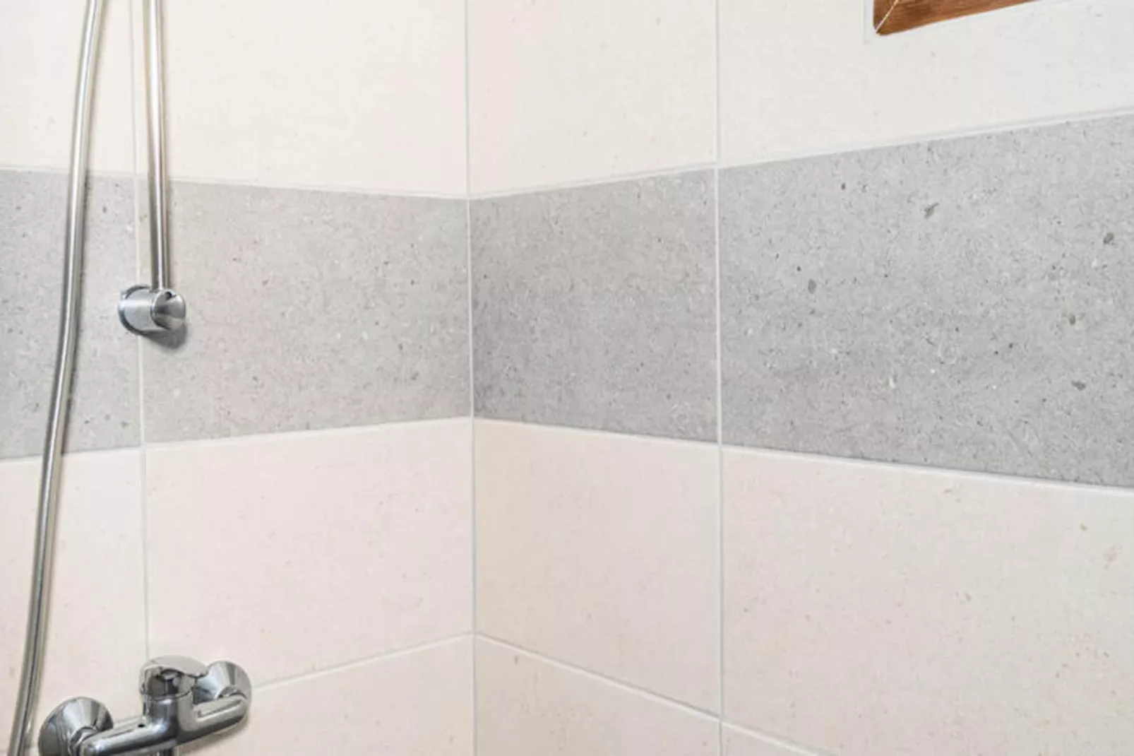 Appartements à Châteauneuf-de-Randon-Image-tags.